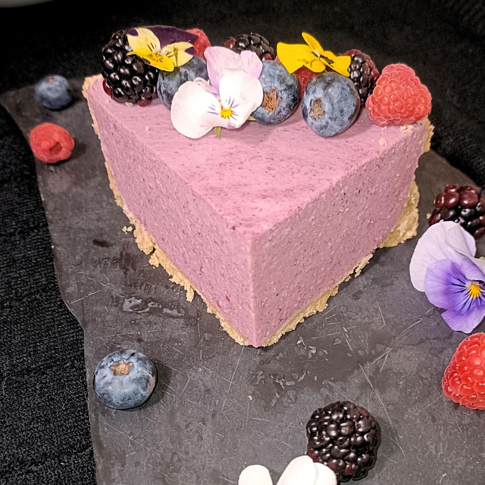 Pie de Frutos Rojos ahumados con Queso de Cabra